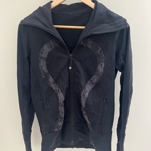 Lululemon zip up - black